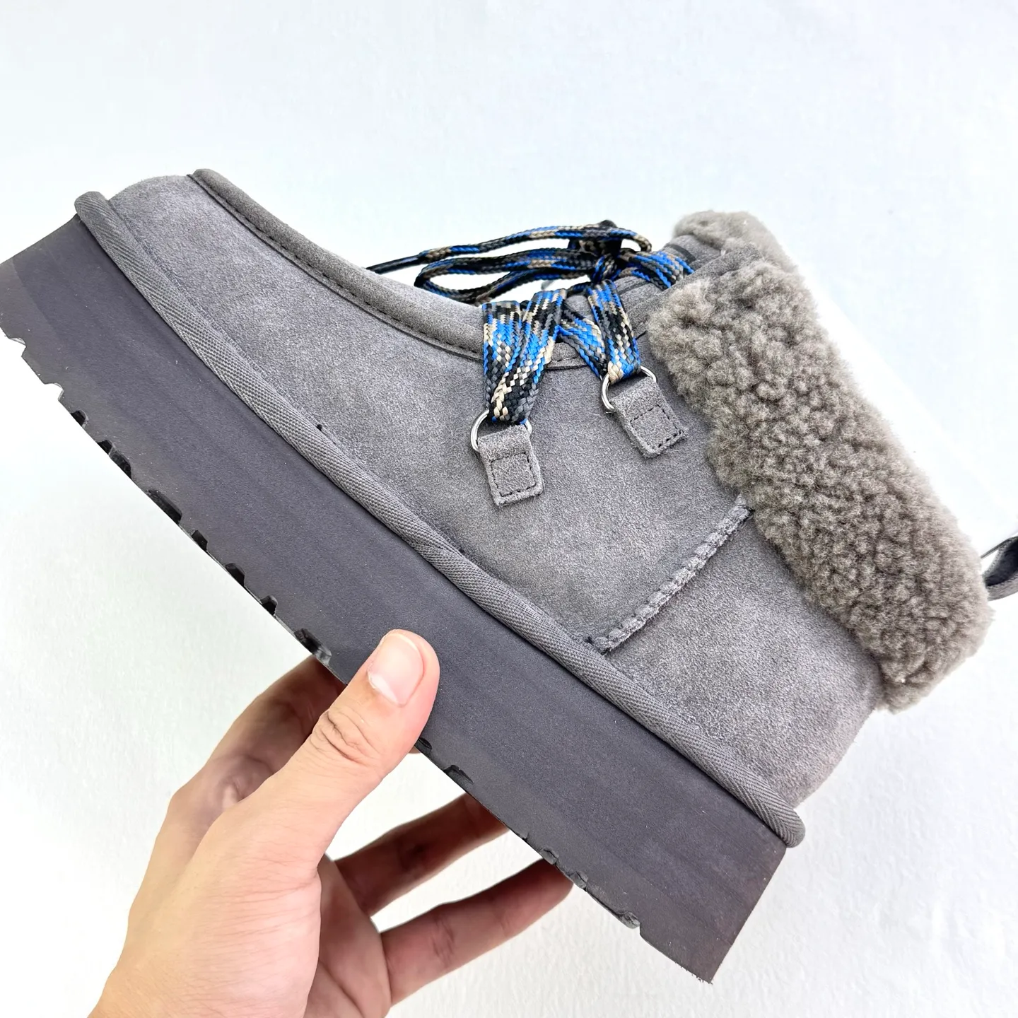 Self-pickup 💰560 Ugg Fukala lace-up boots 3954 The official website's main recommendation. A must-have for Maillard in autumn and winter. Every color matches well. The shape is super positive. The soles are increased by 3.8cm. Perfectly modifying the leg shape. Simple and elegant style. Must be arranged! size：35-40